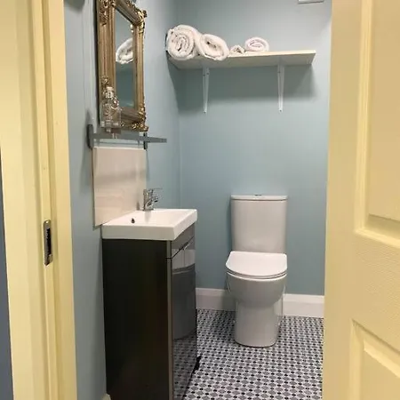 The Cosy By The Shore *