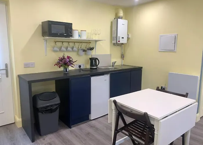 The Cosy By The Shore *